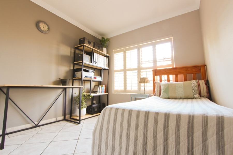 To Let 2 Bedroom Property for Rent in Miederpark North West